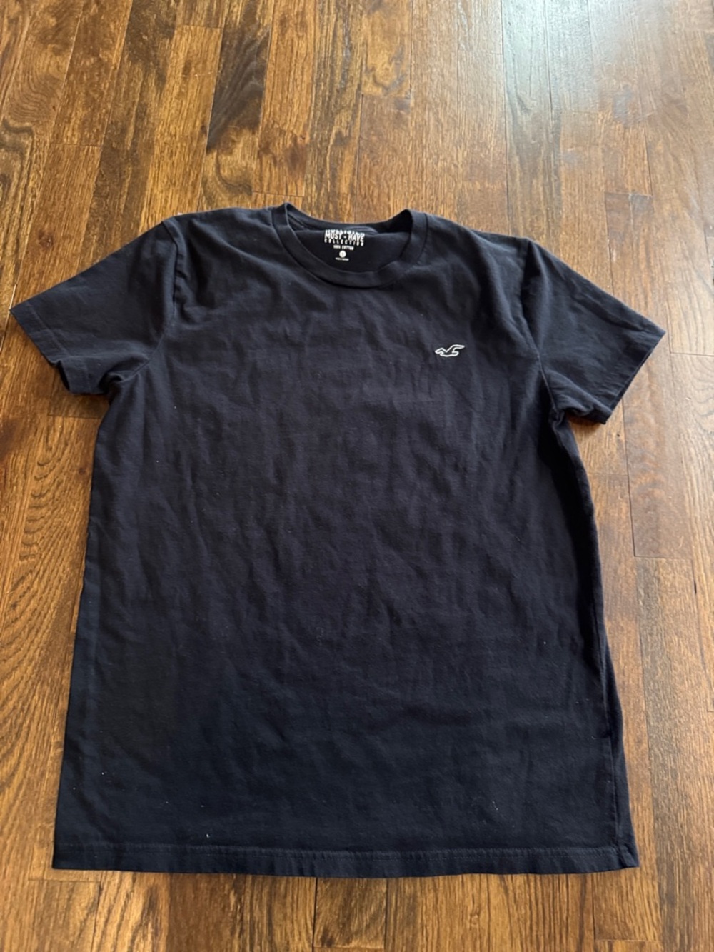 Hollister Men's Short Sleeve Crew Tee - Black with Small White Logo